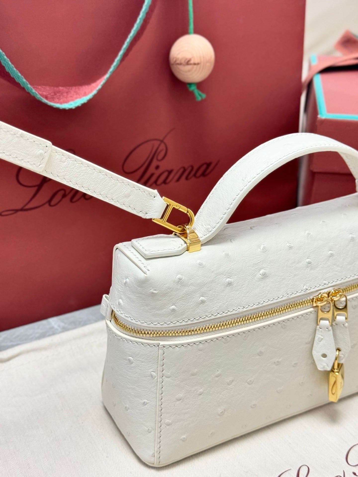 LP Extra Pouch L23 Off-White Ostrich Pattern Leather