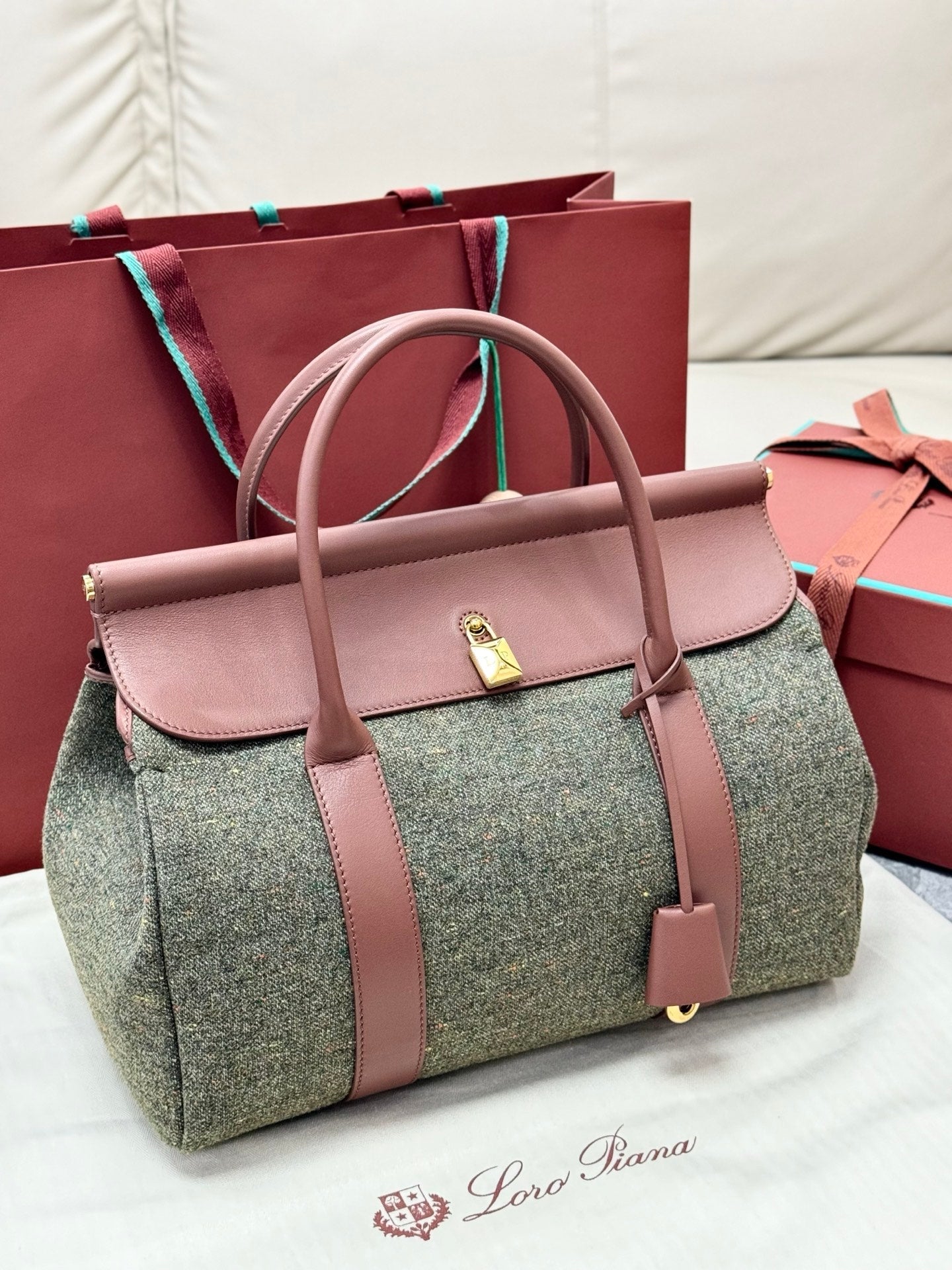 LP Loom L32 Muted Pink Cashmere Calfskin 282239