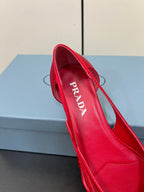 CUT-OUT BALLERINAS IN RED SATIN
