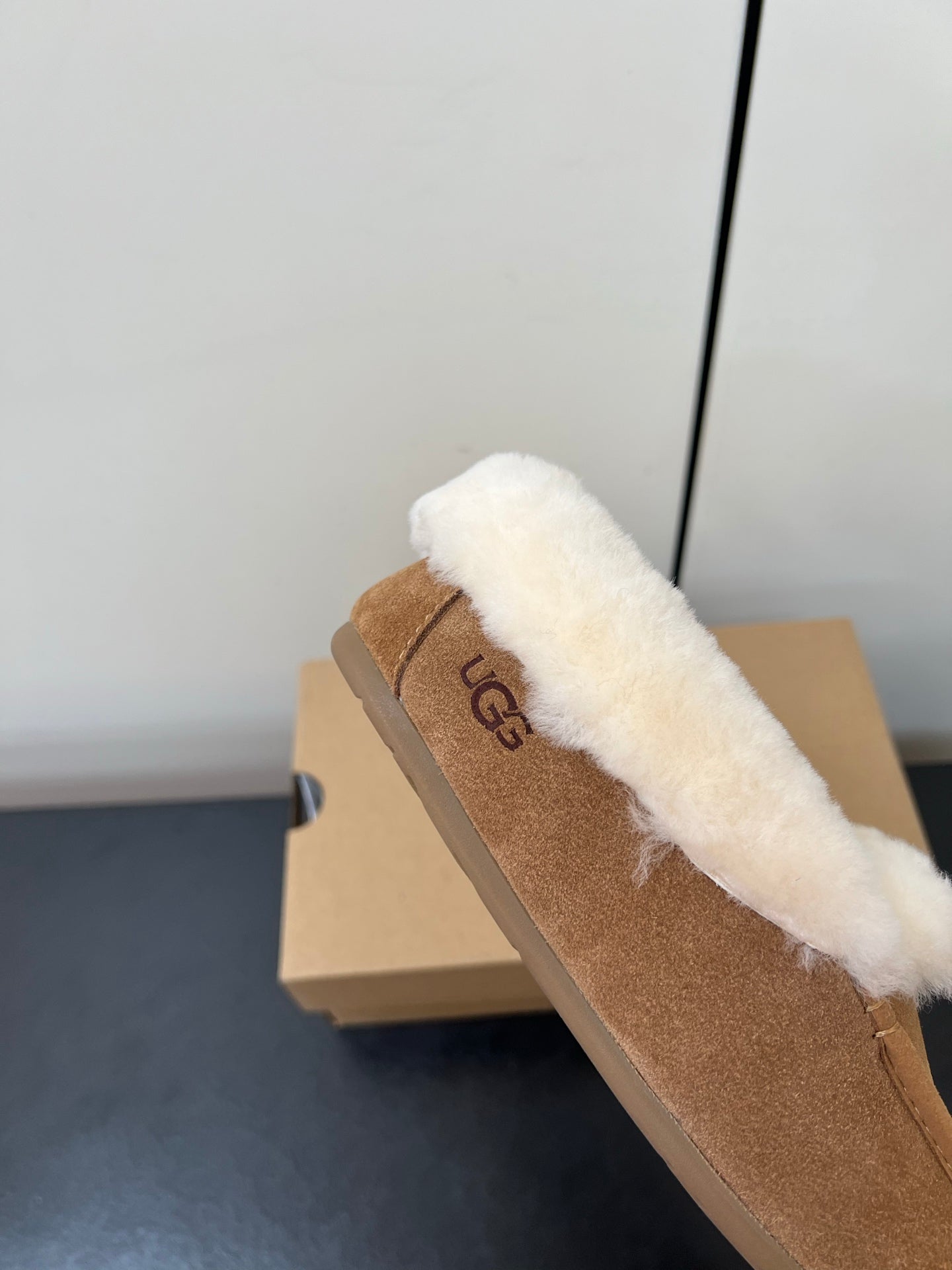 UGG Oil Jiji Slip-On Loafers Light Brown Fur Suede 519523