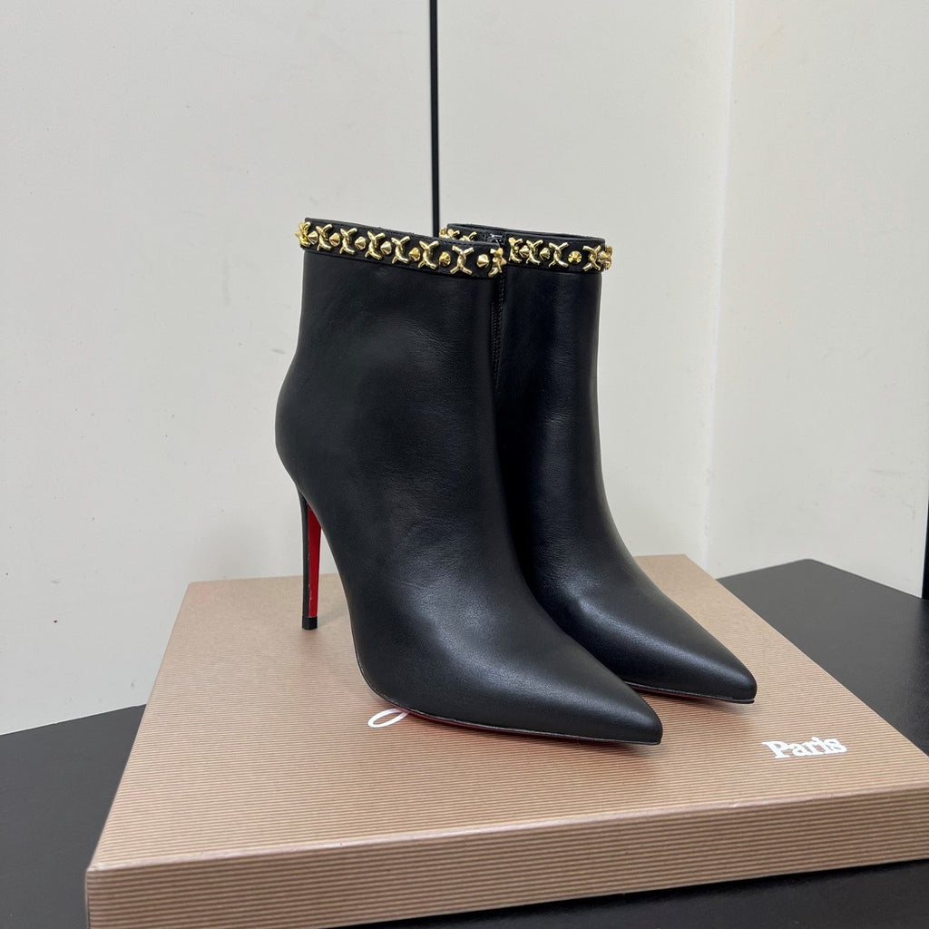 CL Booty Chain Ankle Boots 10.5 Sheepskin 618911
