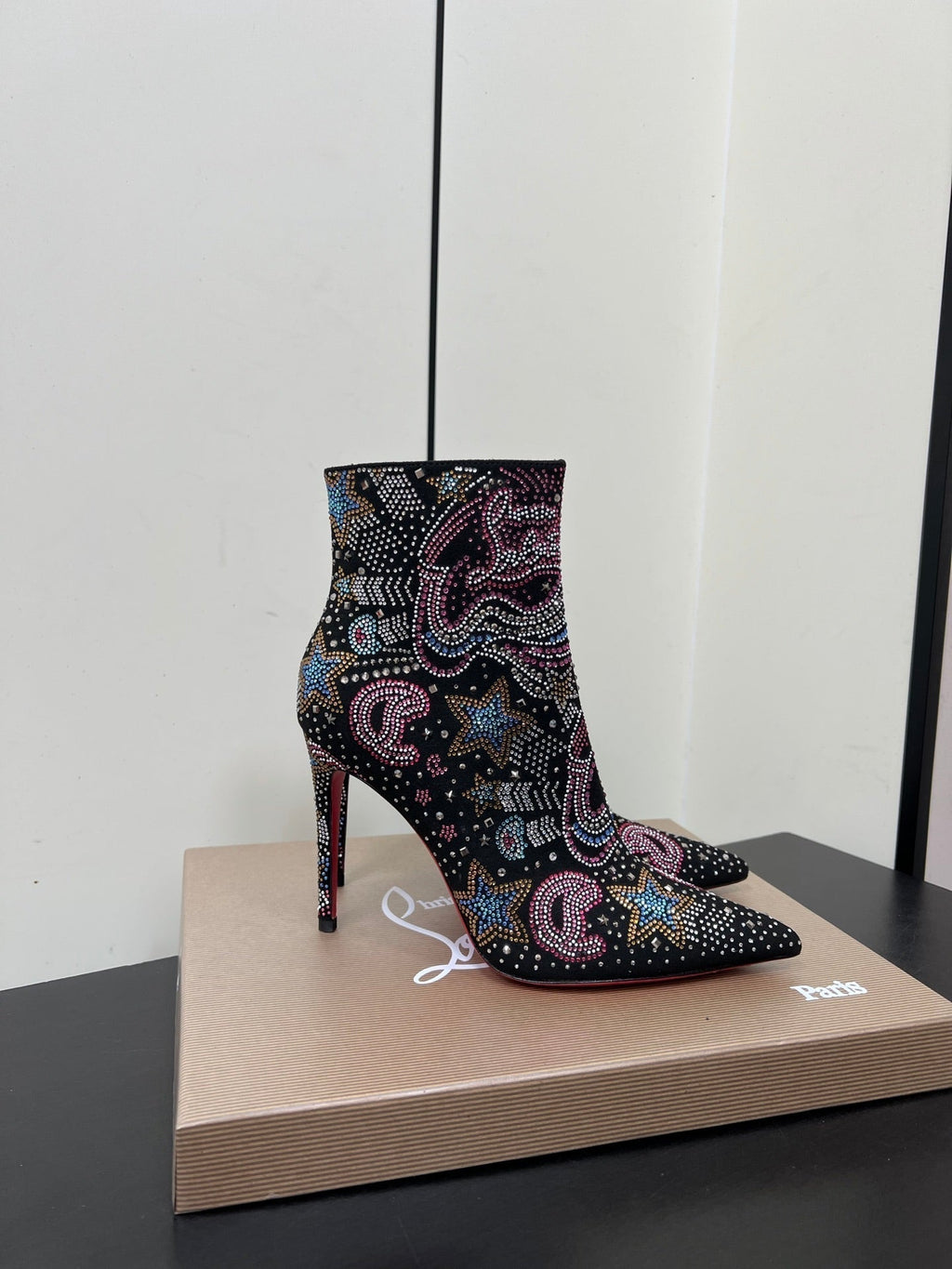 CL Hot Chick Starlight Ankle Boots 10.5 Suede 618912