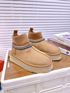 UGG Tazz Platform Boots Light Brown Frabic Suede 512867