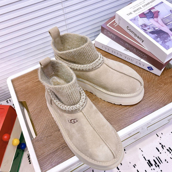 UGG Tazz Platform Boots Light Grey Frabic Suede 512866