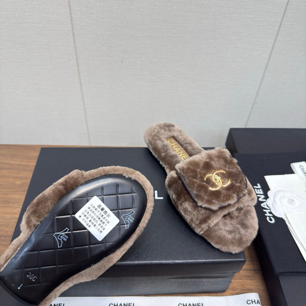 Chanel 25 Slipper Brown Smooth Lambwool 465600