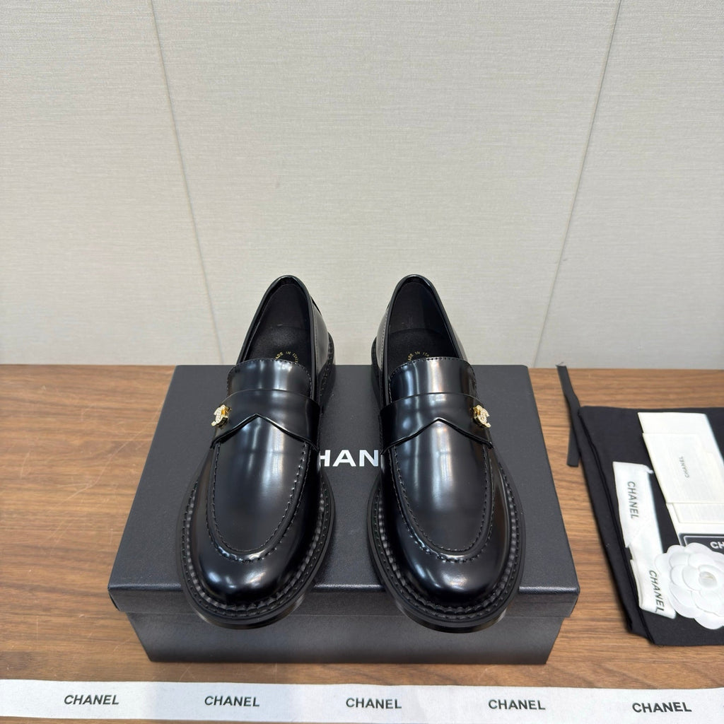 Chanel 2025 Loafer Black Sheepskin 552183