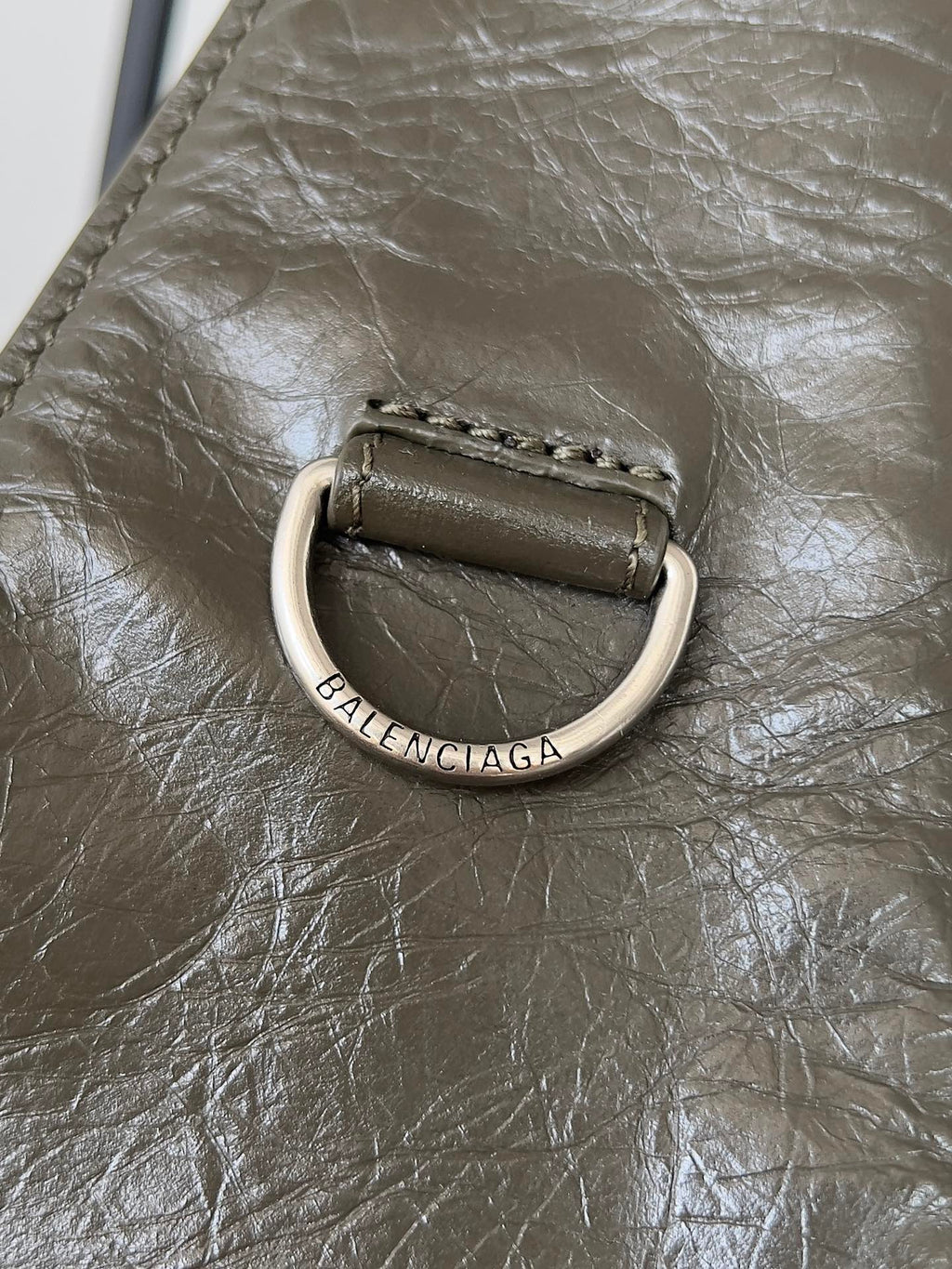 SUPERBUSY LARGE SLING BAG 42 IN KHAKI GREEN LAMBSKIN