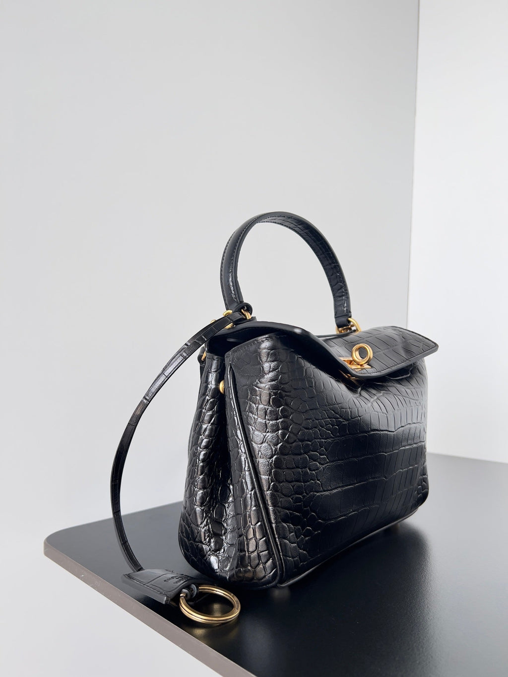 Balenciaga Rodeo 22 bag black crocodile skin