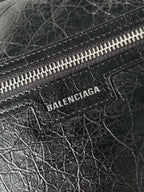 SUPERBUSY MESSENGER BAG 33 IN BLACK ARENA LAMBSKIN