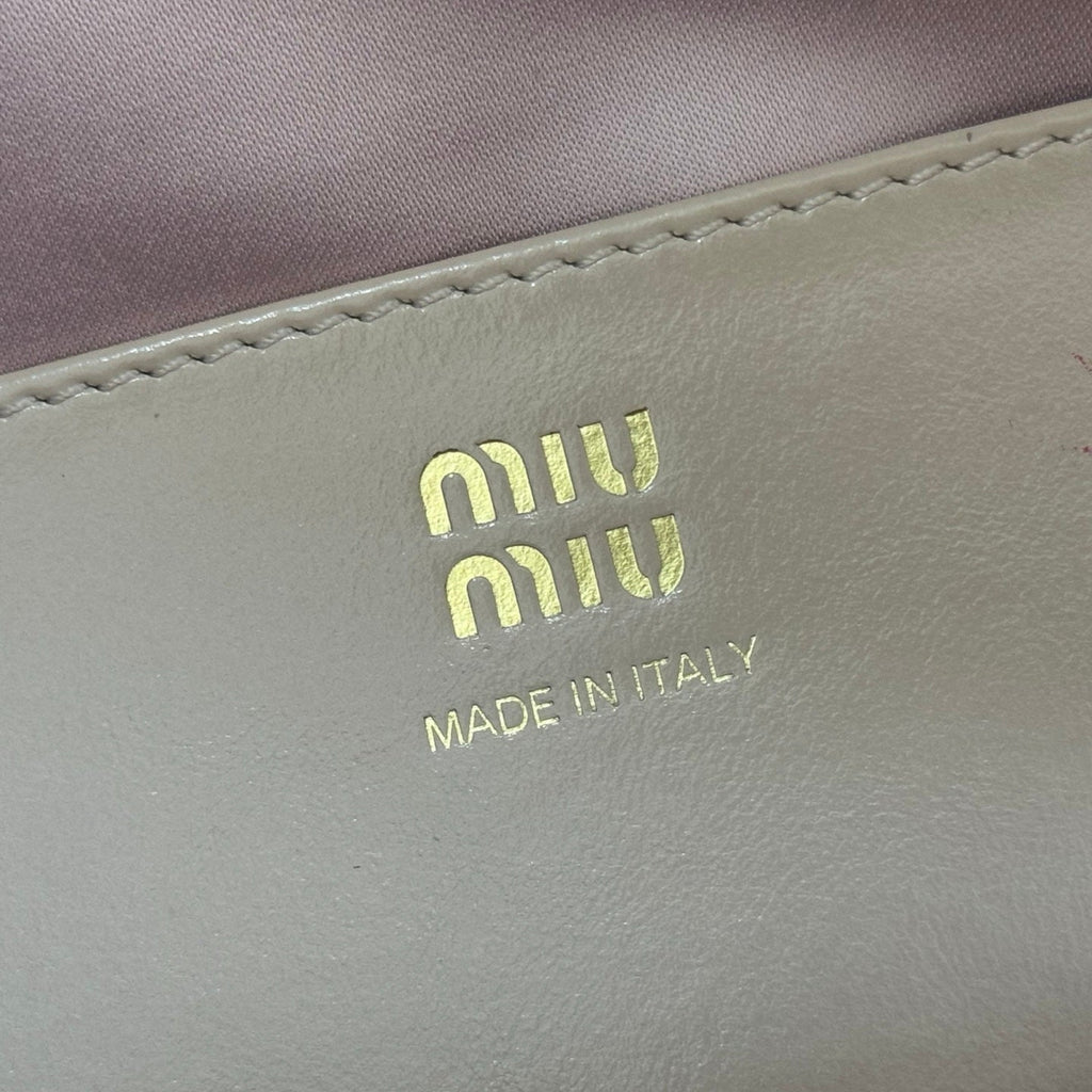 Miu Caprice Clutch Pastel Pink Leather 280754