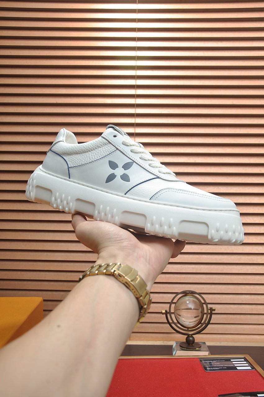 LV TRAINER WHITE MIX GREY CALFSKIN