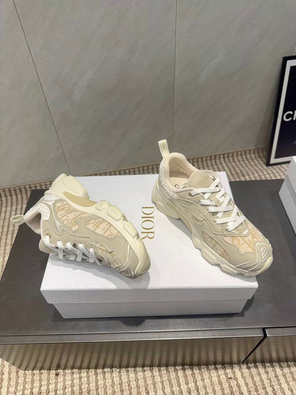 CD platform casual sneaker cream suede mesh 539675
