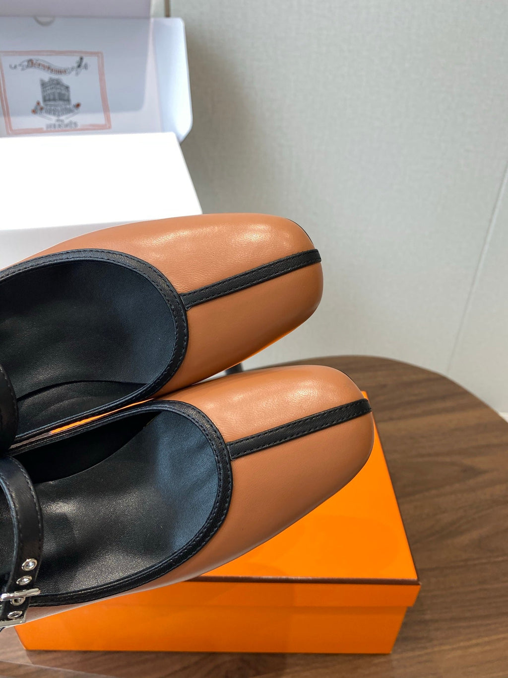 HM 25s Mary Jane 40mm Camel Black Calfskin 422569