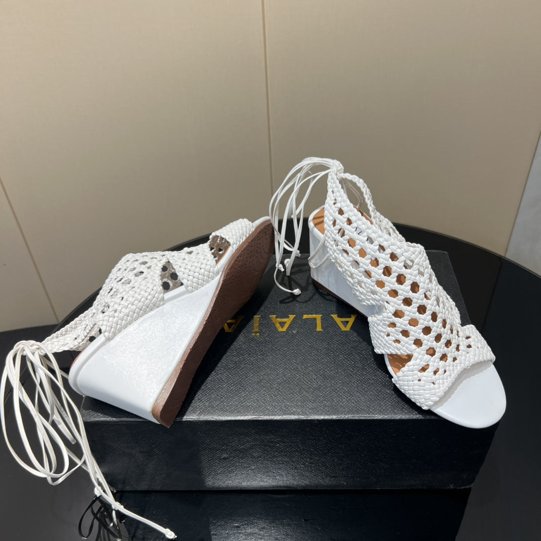 Alaia 25 Round-toe Braided Wedge Sandals 75mm White Woven Leather 433566