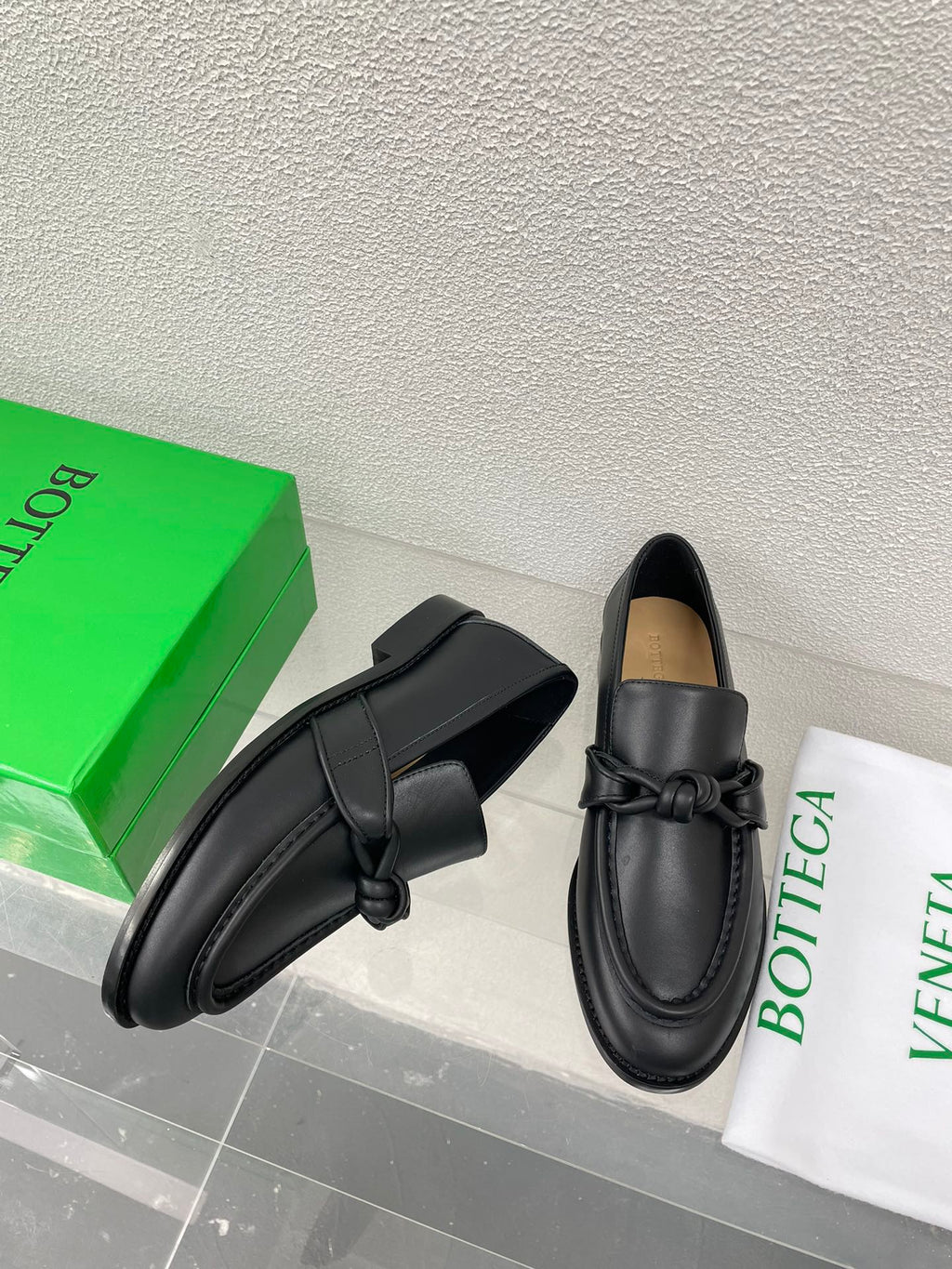 Bottega Veneta 2025 Astaire Knot-detailed Black Leather Loafer