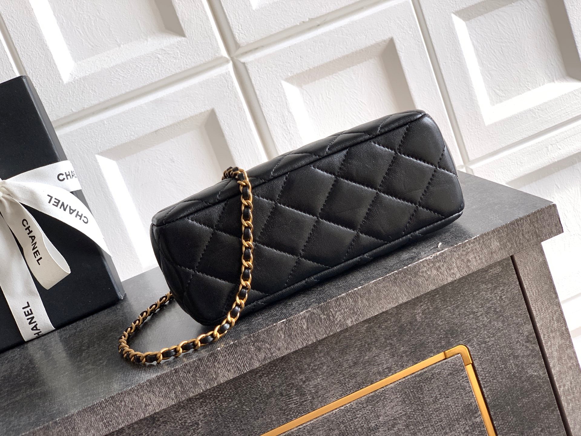 Chanel 2026 Pearl Clutch Black Gold Lambskin 321877