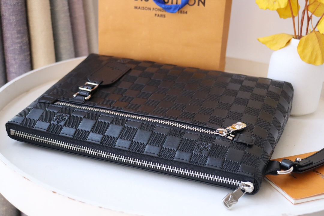LV N40504 Takeoff Pouch Black Damier Infini Leather 179426