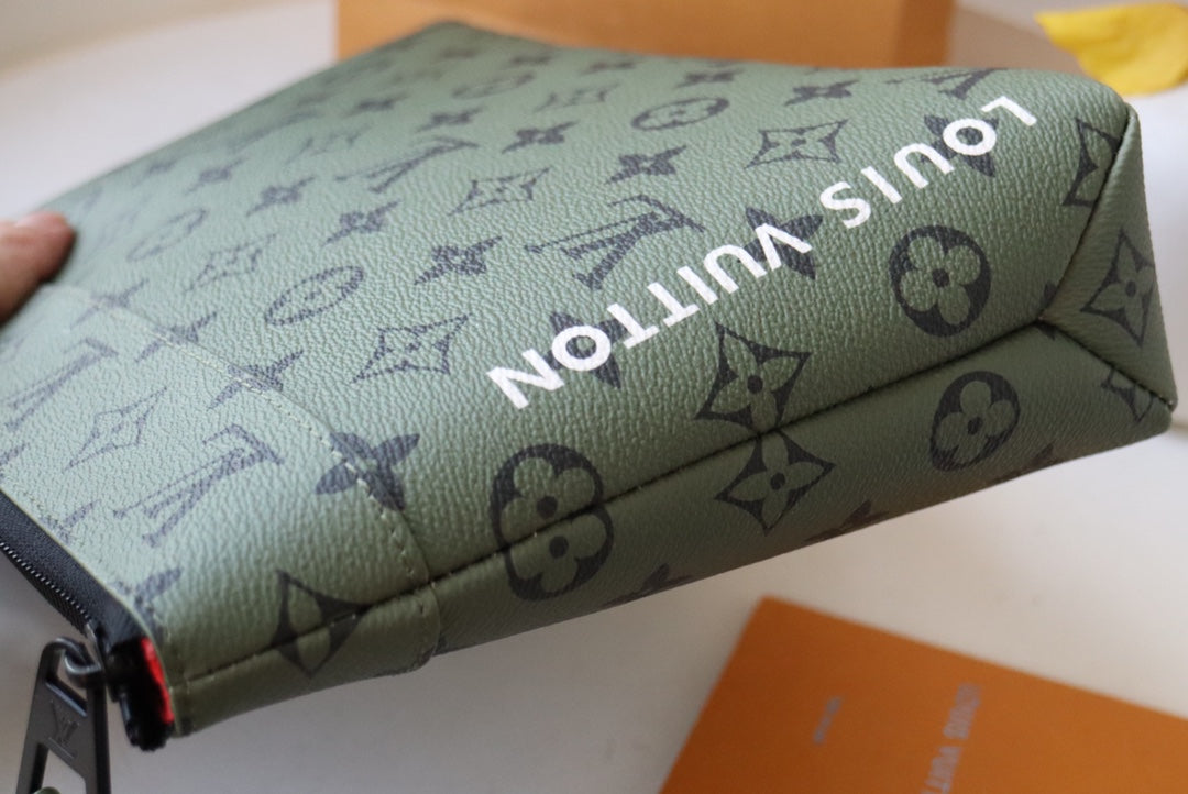 LV M82800 Pochette Voyage Souple Green Monogram Canvas 179417