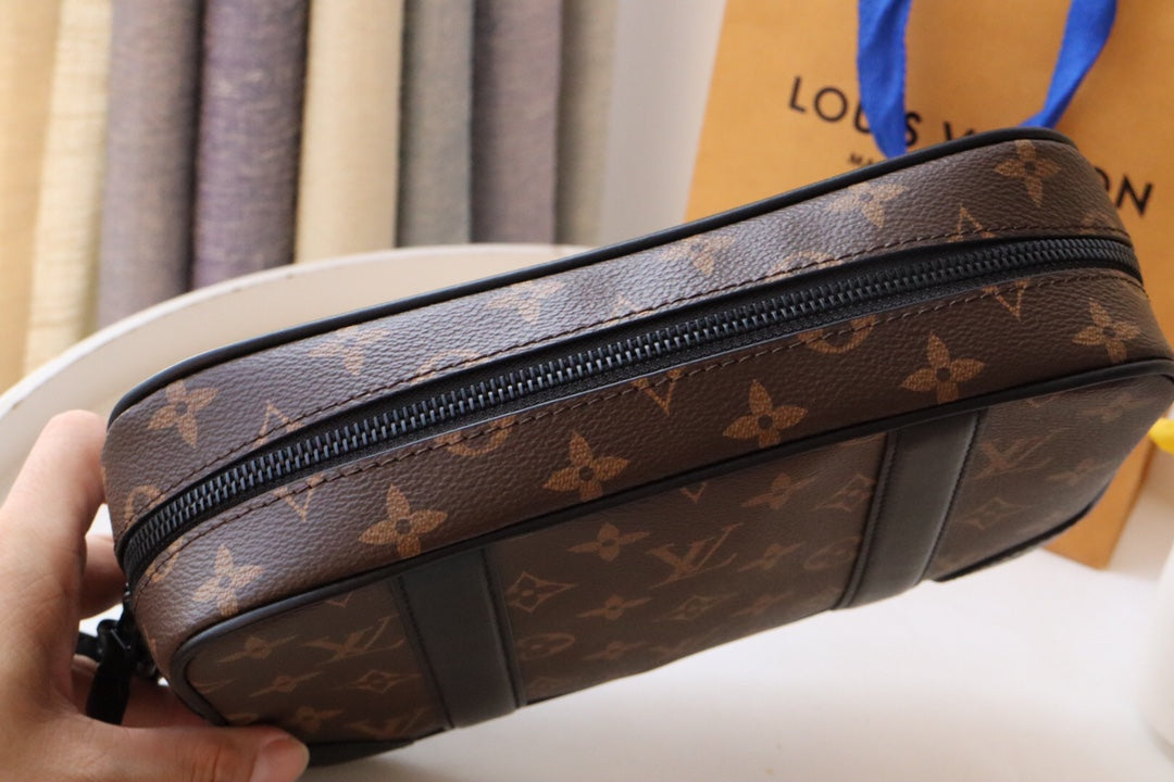 LV Pochette Kasai Clutches Monogram Canvas & Cowhile 175198
