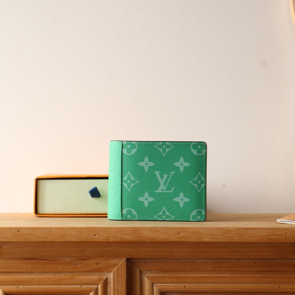 LV M30995 Multiple Wallet Green Monogram Canvas & Taïga Leather 180059