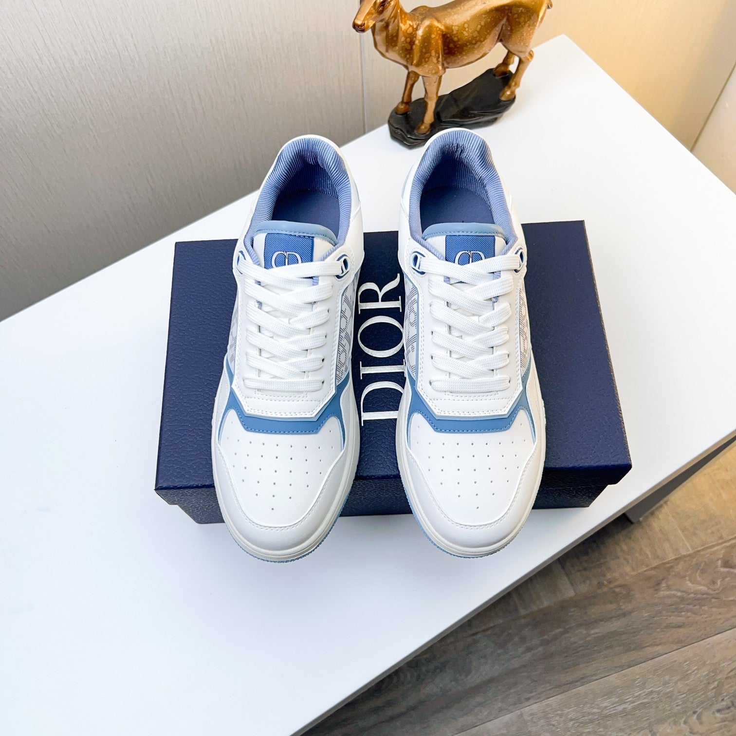 CD 25 B57 Sneaker White Blue Cowhide 750651