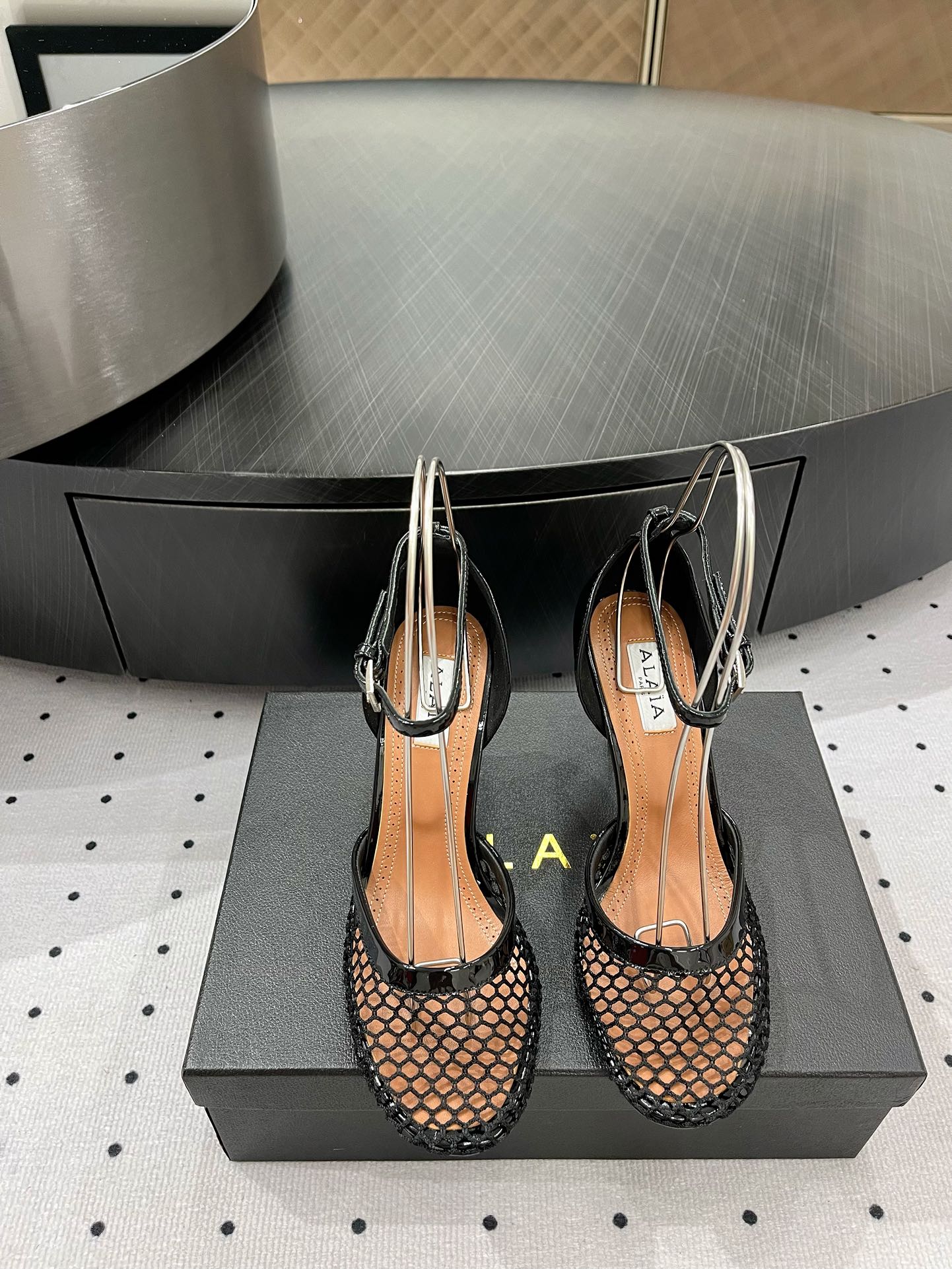 Alaila High Fishnet Pumps 90mm In Black Mesh Fabric 954848