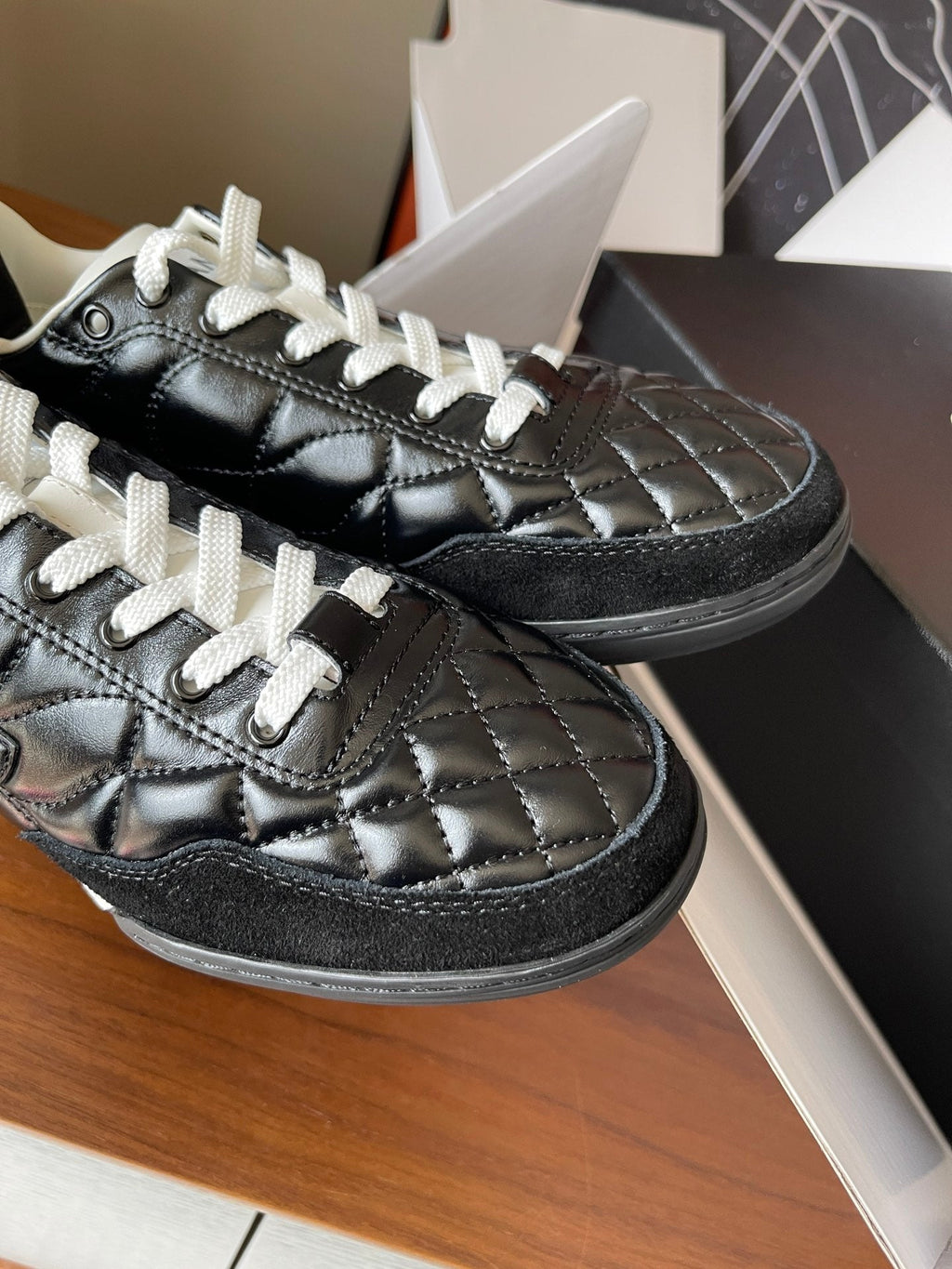 CC 26ss Low-Top Sneaker Black Leather 623159