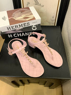 CC 25 Thong Sandal Double C Leather