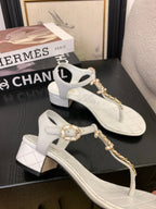 CC 25 Thong Sandal Double C Leather