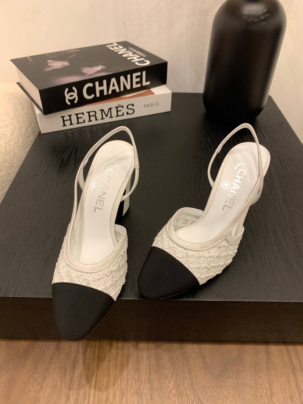 CC 25 Sandal Heel 85mm White Fabric Black Grosgrain