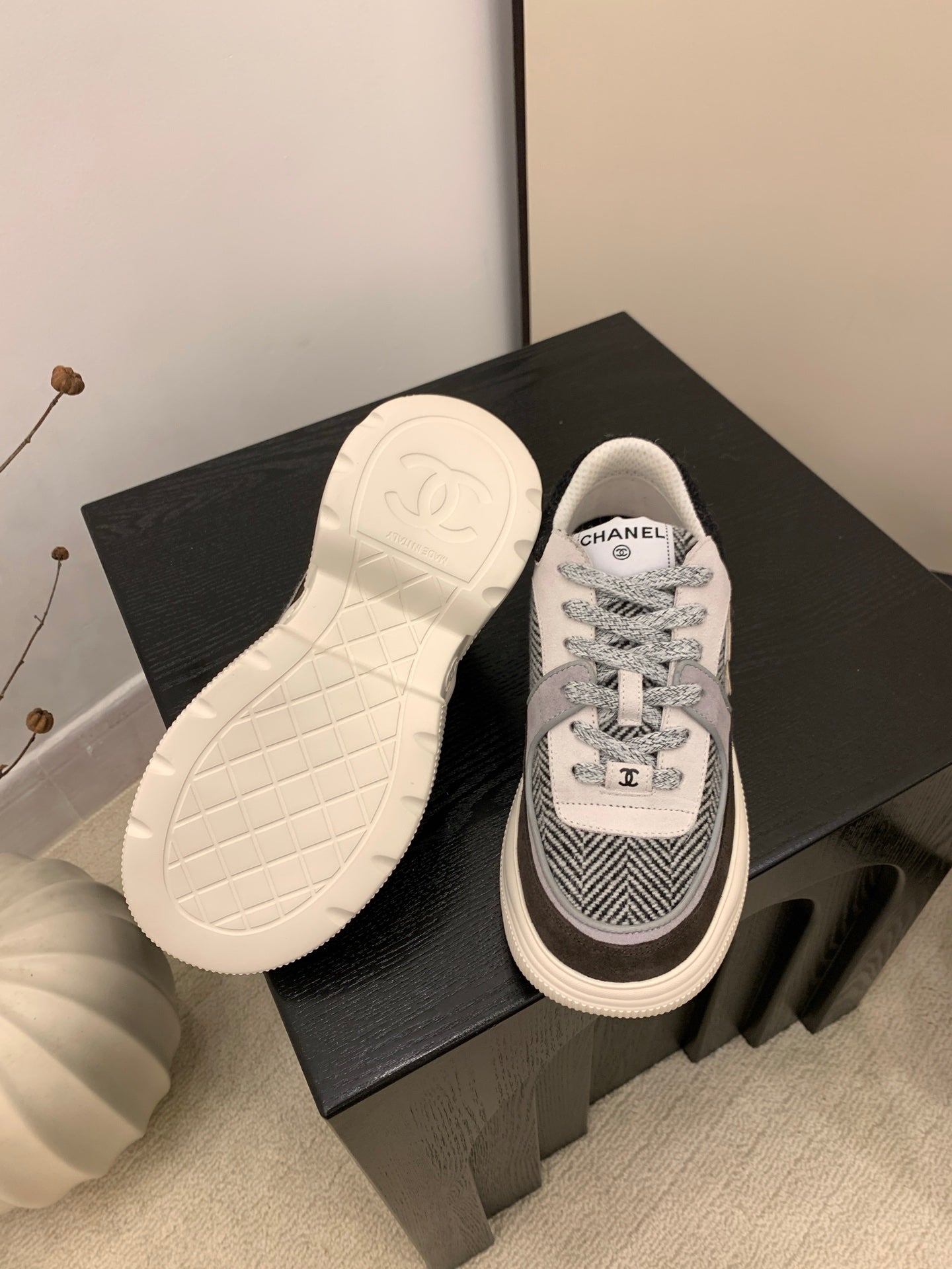 CC Alexander McQueen Sneakers Multicolor  Suede and Tweed Fabric 537194