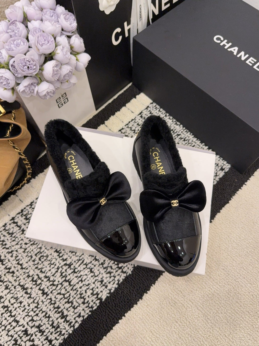 CC 26 Fur-lined Loafer With Bow Black Wool Leather 588823