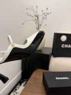 CC 26FW Slingback 7.5cm Black White Lambskin Patent Leather 676116