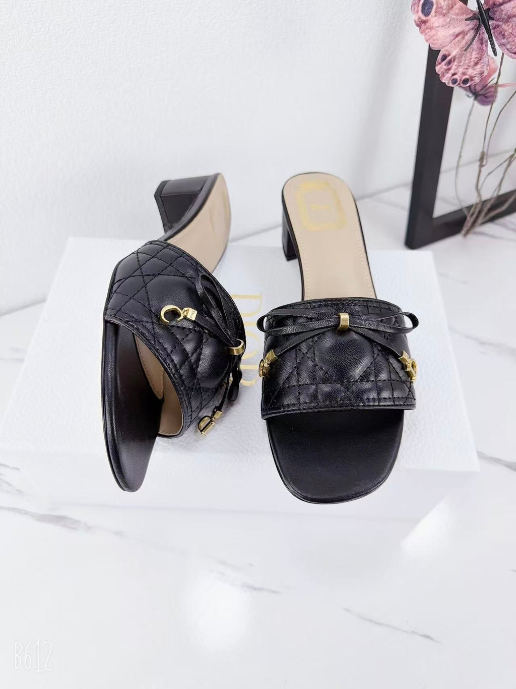 CD 26s Slippers Black Beige Cowhide 681587