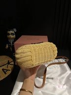 WANDER 25 WICKER BAG IN TAN/CARAMEL RATTAN