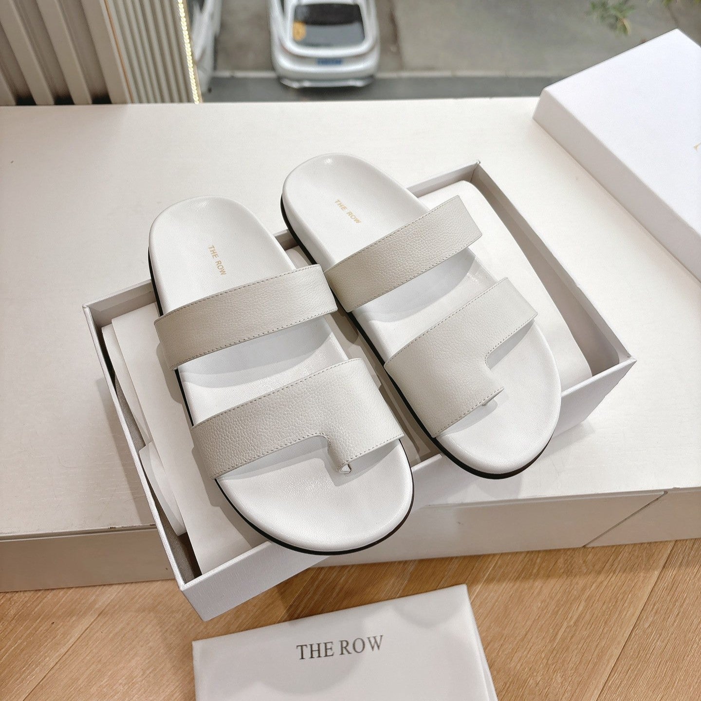 Hugh Sandal in White Cowhide 286180