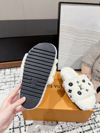 SLIPPER IN WHITE WOOL
