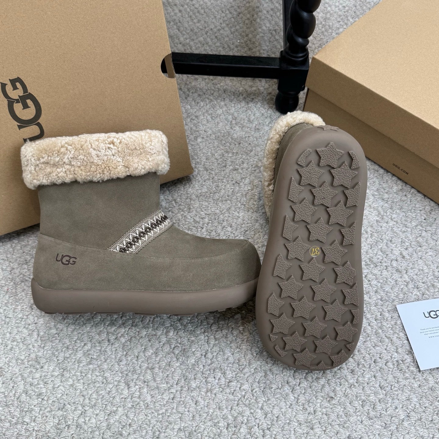 UGG 25ss Ankle Boots Muted Grey Sheep Fur Suede 523104