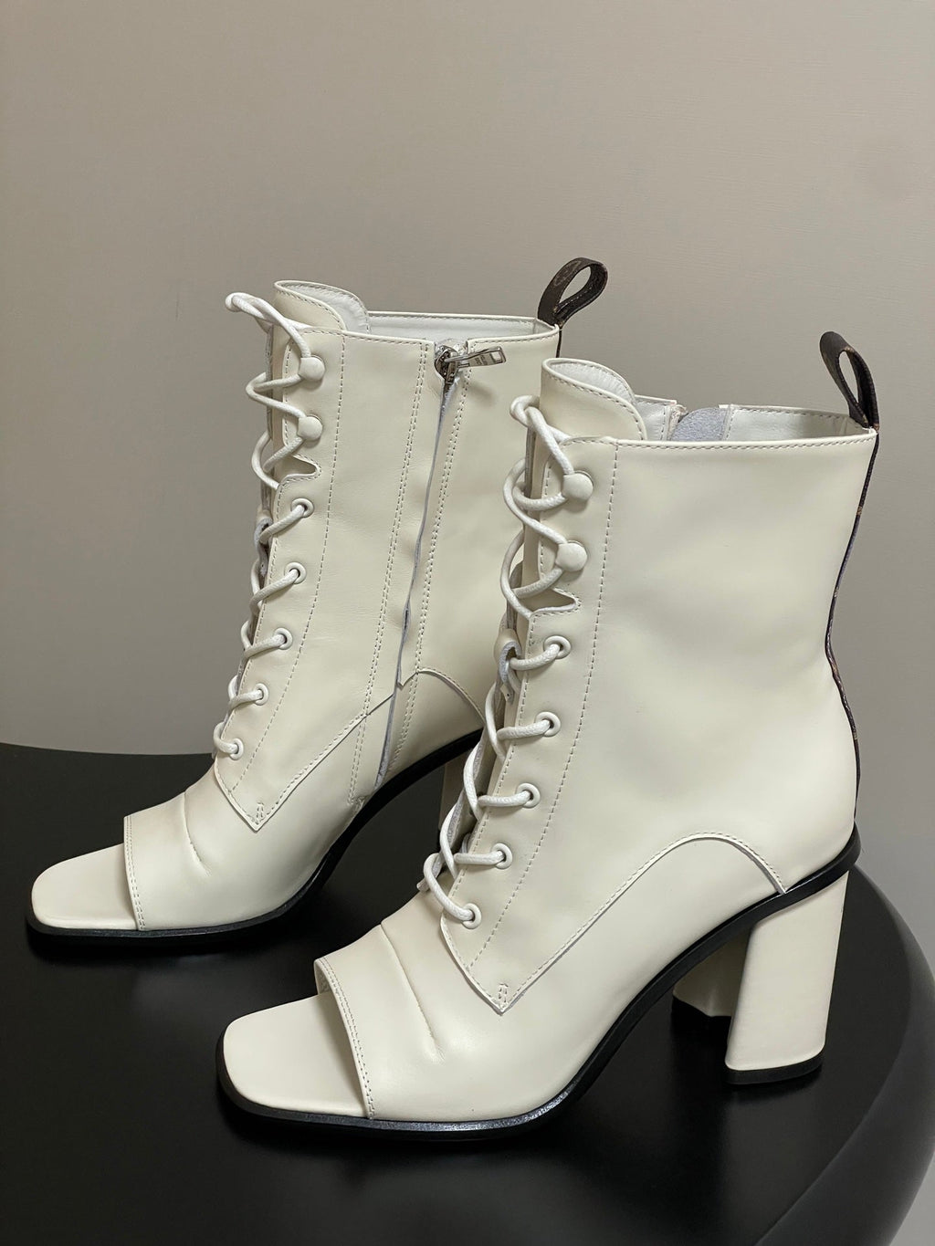 LV Berlin Open Toe Ankle Boot 85mm White Calfskin 416734