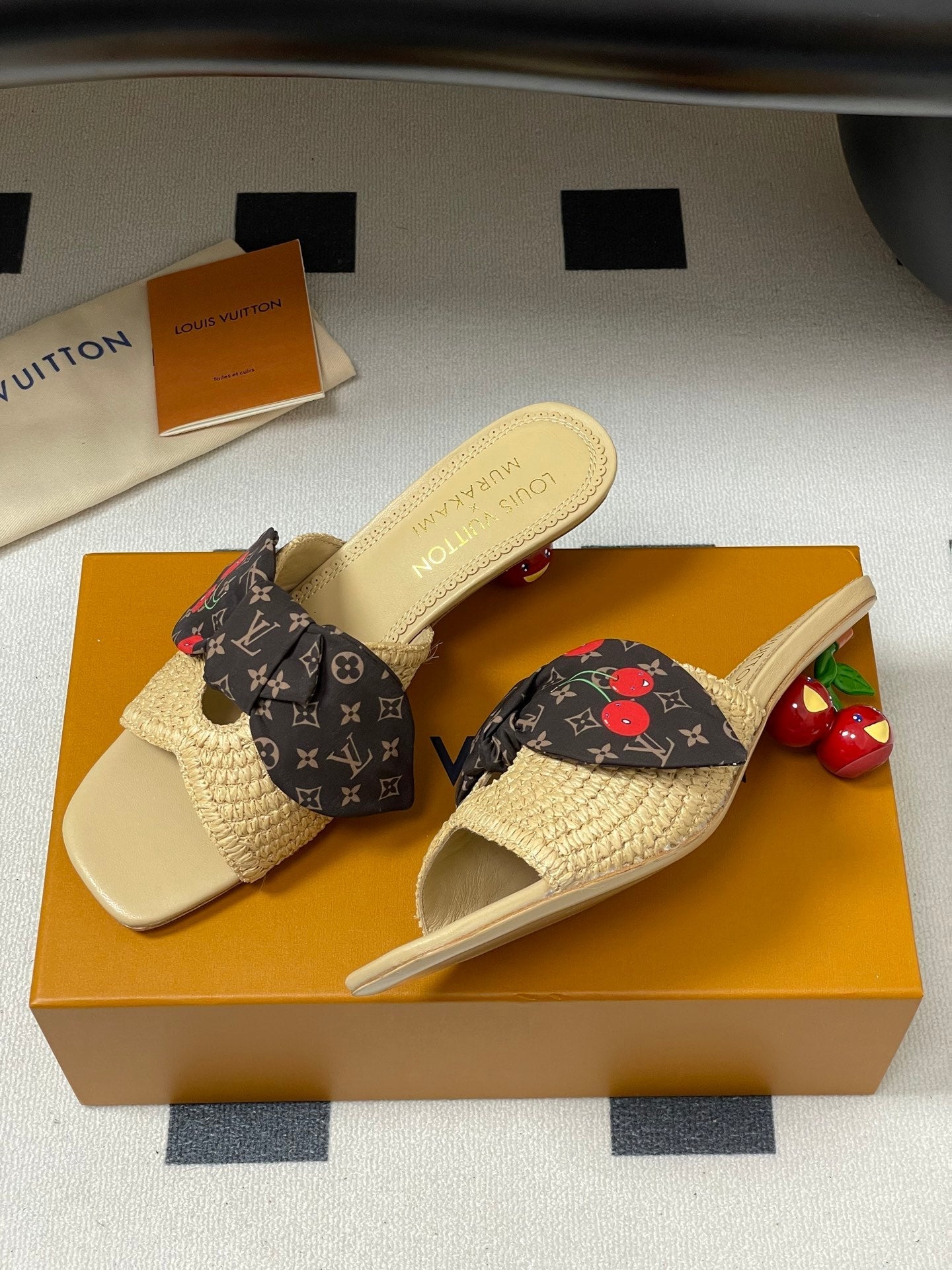 Cherry Series LV X TM CHERIE Sandals Beige Brown Woven Raffia
