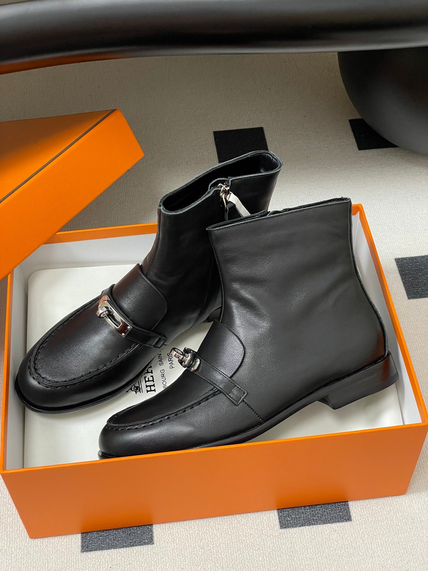HM Short Boots 25mm Kelly Buckle Black Sheepskin