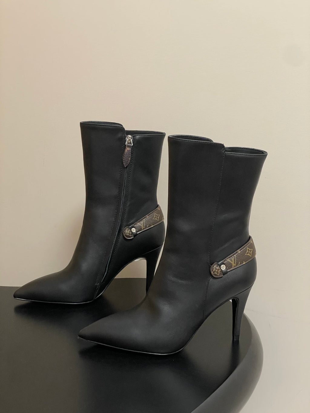 LV Legacy Ankle Boot Black Calfskin 499490