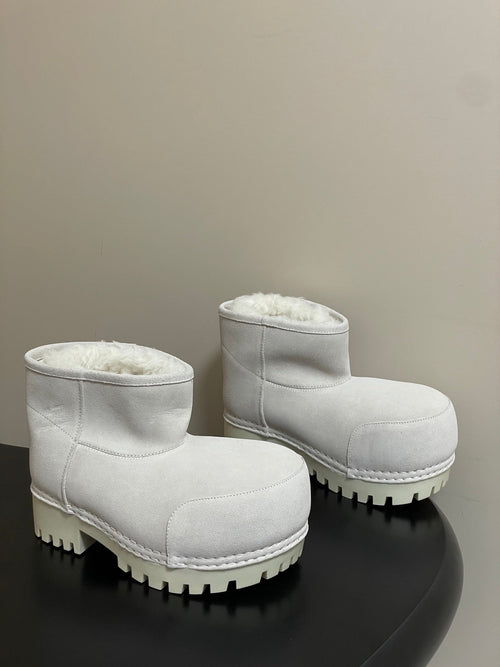 Balenciaga Snow Boots White Suede 535038