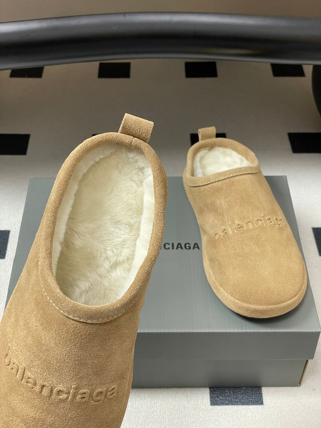 Balenciaga Mule Slip-On Beige Suede Wool 534534