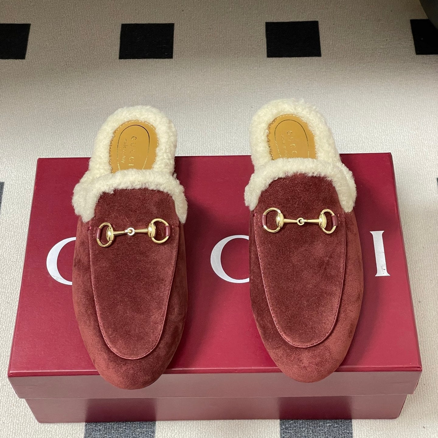 GG horsebit flat mules burgundy suede and wool 534706
