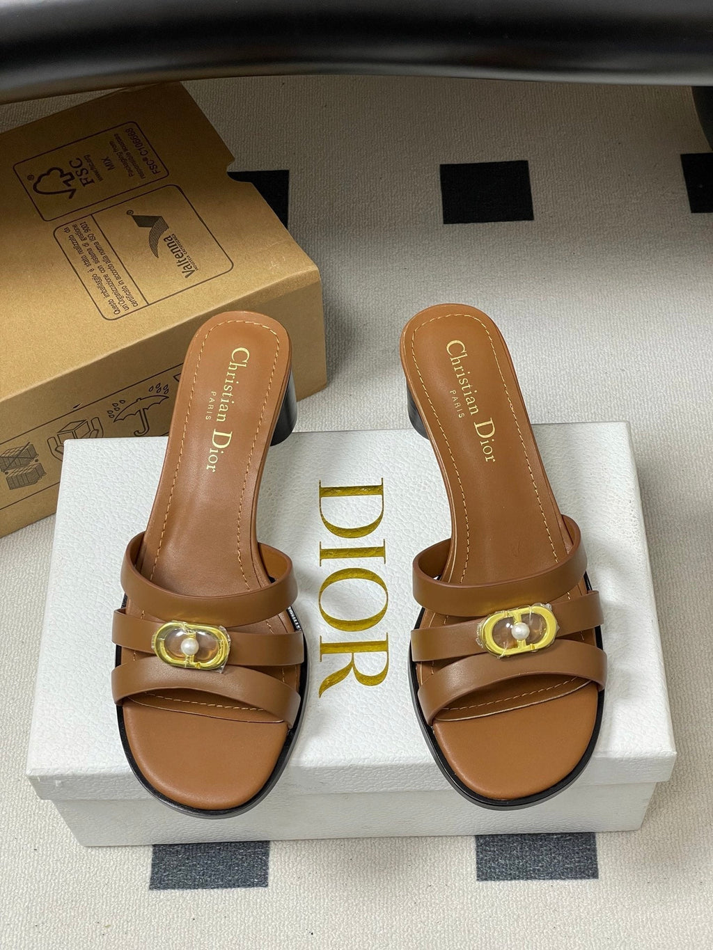 CD 26 Chunky Heel Sandals 50 Tan Leather 593523
