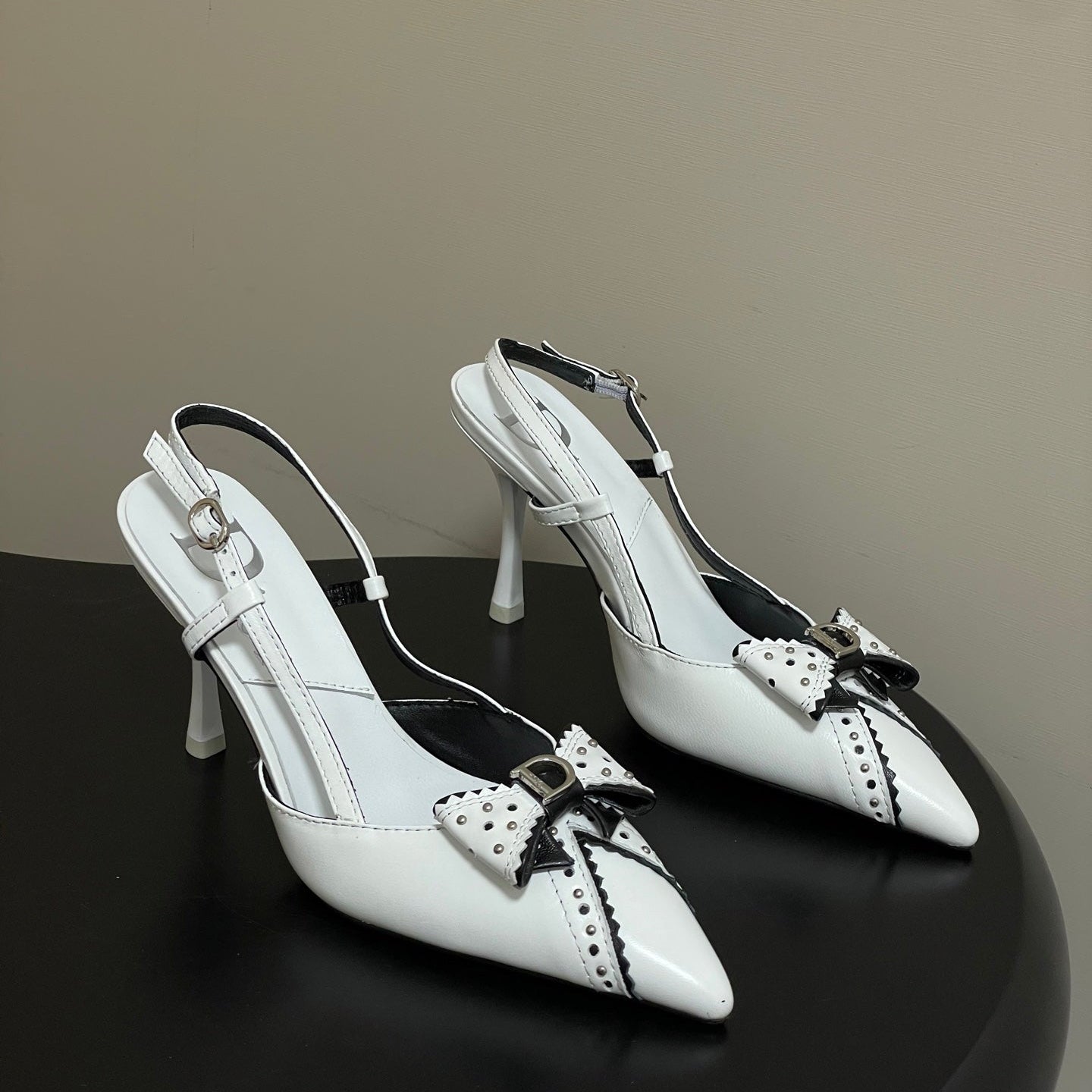 CD 26 D'Trick Slingback Heels 10cm White Bow Detail Sheepskin 632582