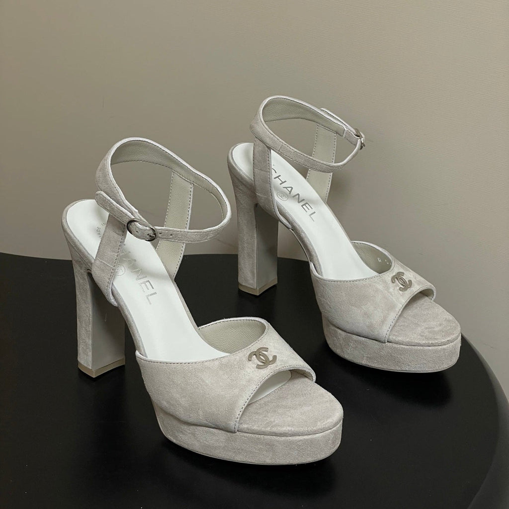 CC 26SS Platform Sandals 120mm Light Gray Double C Sheepskin Suede 632573