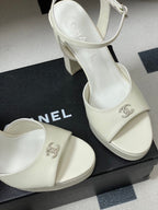 CC 26SS Platform Sandals 120mm White Double C Sheepskin 632571