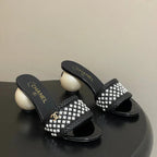 CC 26s Pearl Sandals 70 Black Patent Leather 649540
